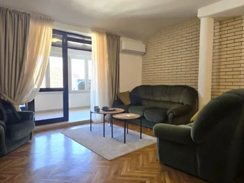 Prodaja, dvosoban stan, 75m², Centar, Podgorica - image 1