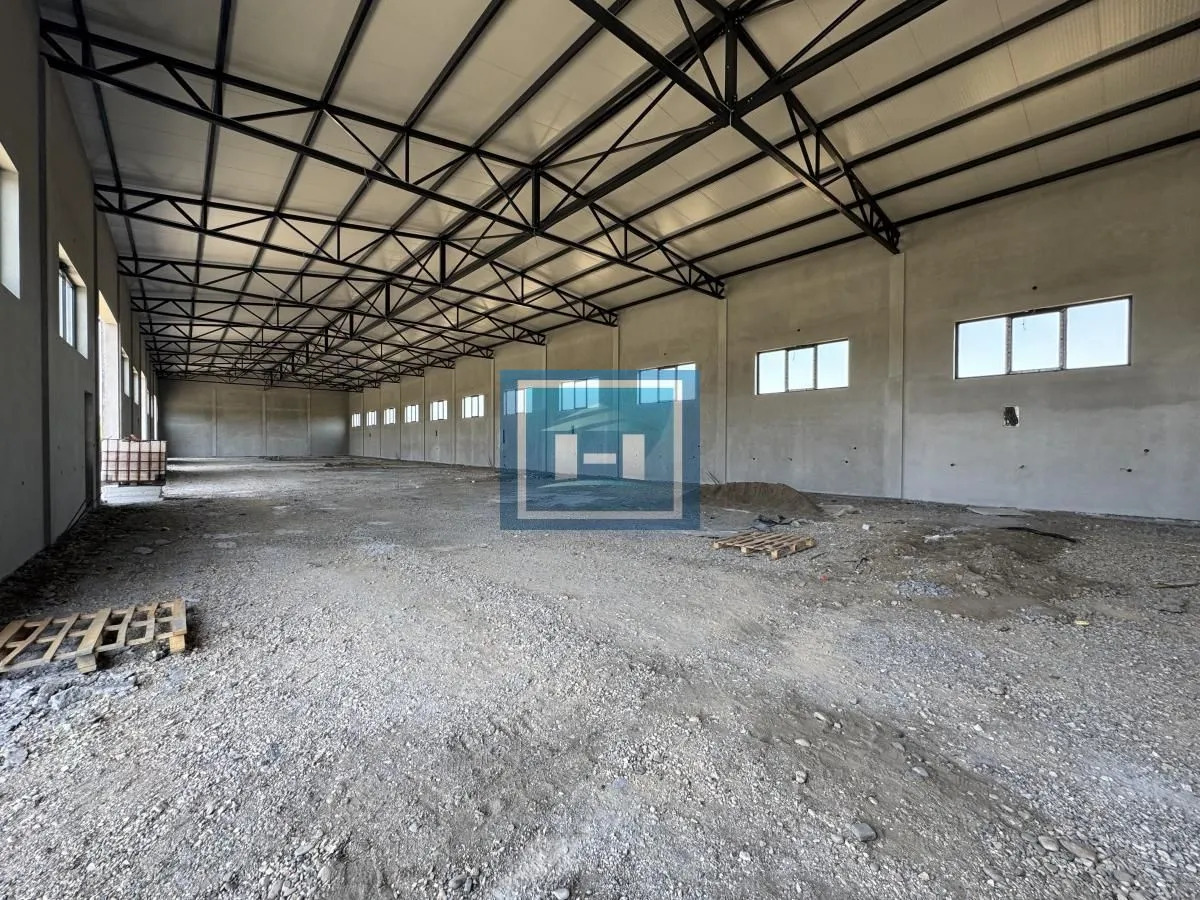 Rent, office space, 1100m², Jagodina, Srbija