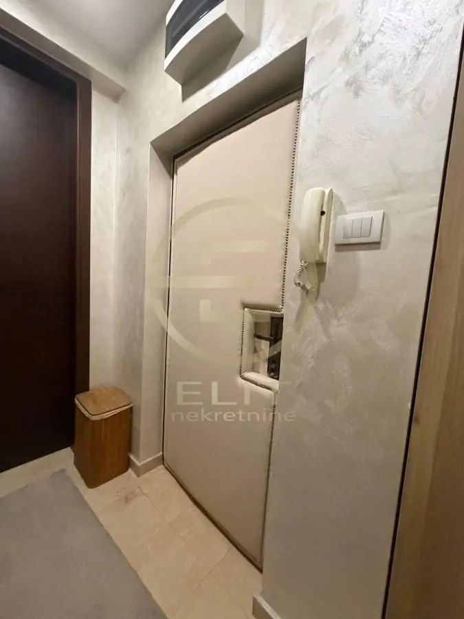 Izdavanje, stan, 52m², Sajam, Novi Sad Sve Podlokacije