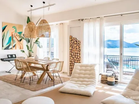 Prodaja, četvorosoban stan, 189m², Luštica Bay, Tivat