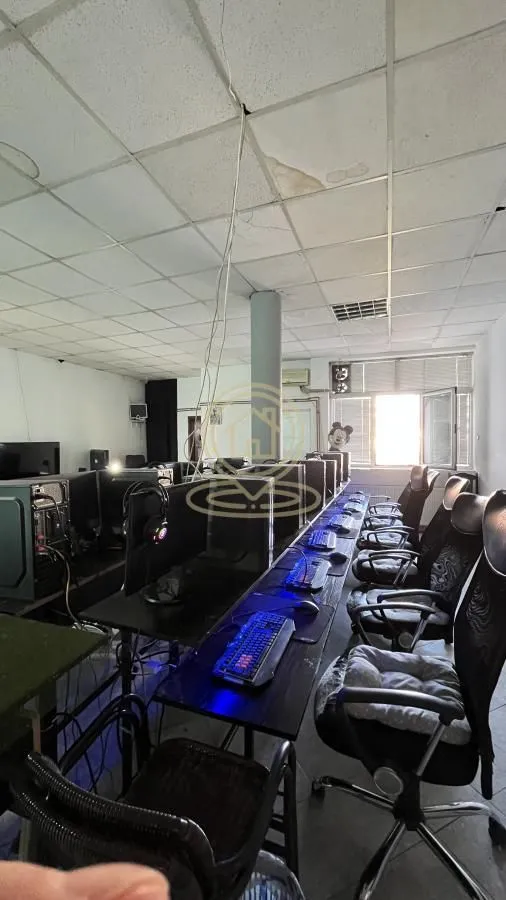 Rent, office space, 110m², Vašarište, Kragujevac