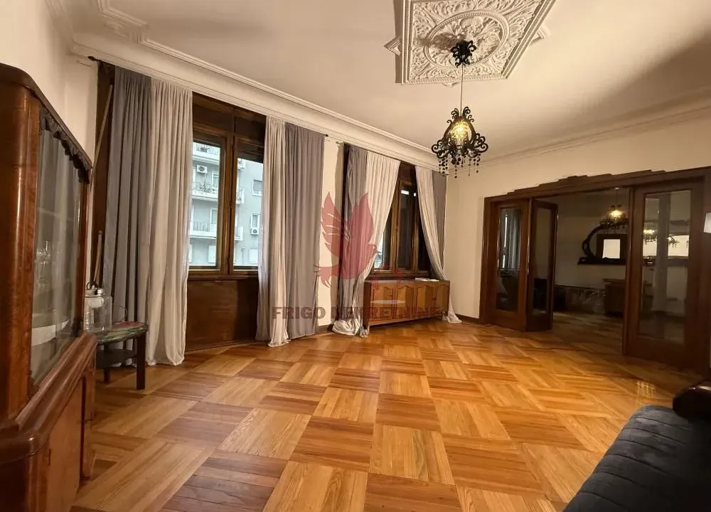 Prodaja, četvorosoban stan, 100m², Savski Venac, Beograd