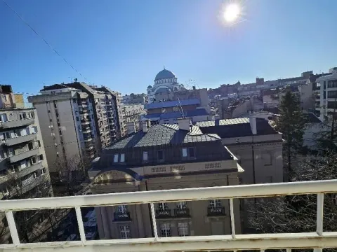 Stan in Vračar Hram