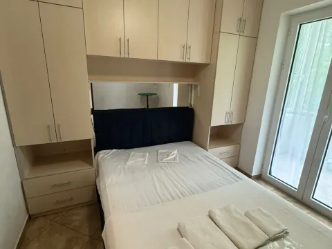 Rent, one bedroom apartment, 55m², Dobrota, Kotor - image 5