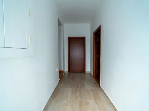 Izdavanje, trosoban stan, 110m², Gornja Gorica, Podgorica - image 3