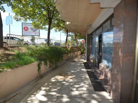 Izdavanje, poslovni prostor, 77m², Stara Varoš, Podgorica - image 4