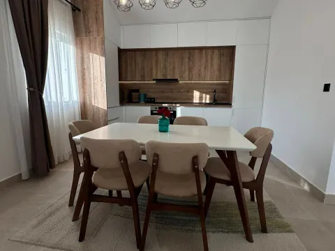 Izdavanje, dvosoban stan, 90m², Seljanovo, Tivat - image 4
