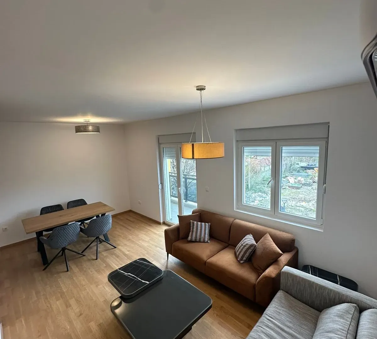 Izdavanje, dvosoban stan, 66m², Zabjelo, Podgorica