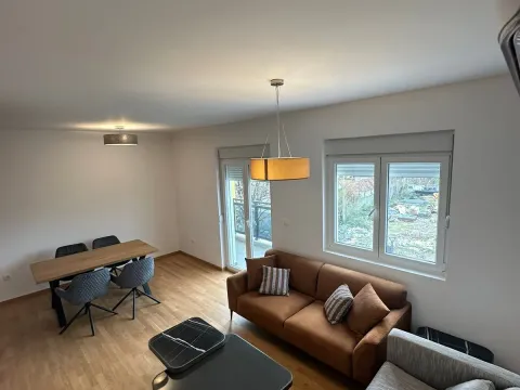 Izdavanje, dvosoban stan, 66m², Zabjelo, Podgorica - image 1