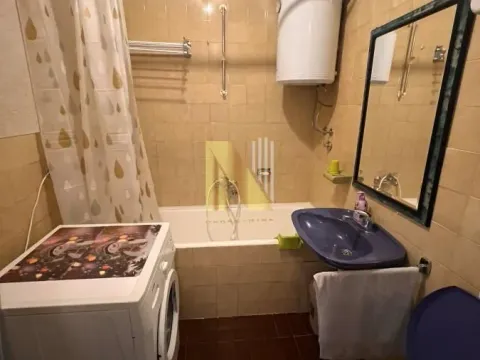 Izdavanje, četvorosoban stan, 75m², Sajmište, Novi Sad - image 9