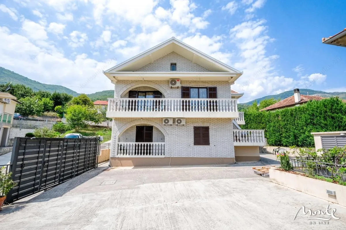 Prodaja, kuća, 200m², Bijela, Herceg Novi