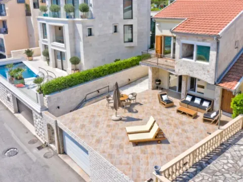 Prodaja, kuća, 200m², Muo, Kotor