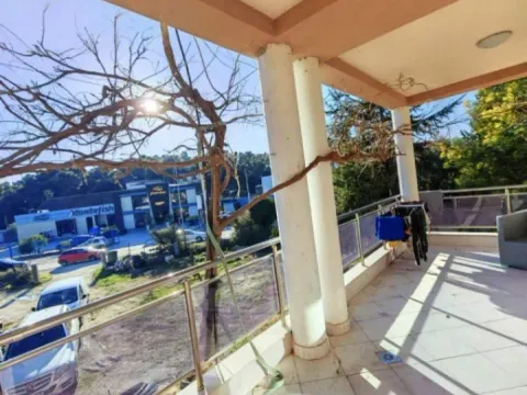 Izdavanje, trosoban stan, 130m², Dumidran, Tivat - image 9