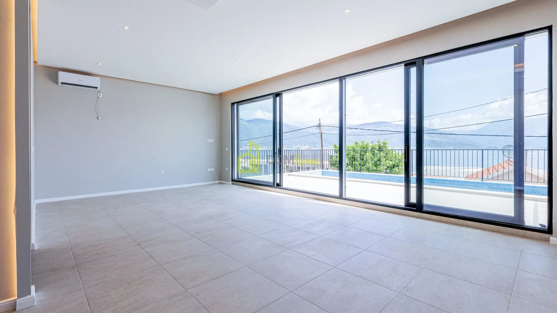 Prodaja, kuća, 200m², Krašići, Tivat