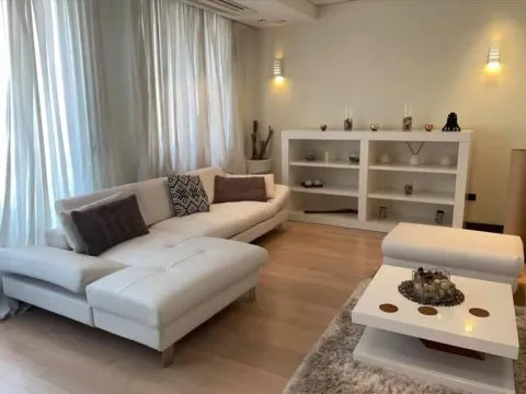 Izdavanje, trosoban stan, 110m², Čubura, Beograd - image 2