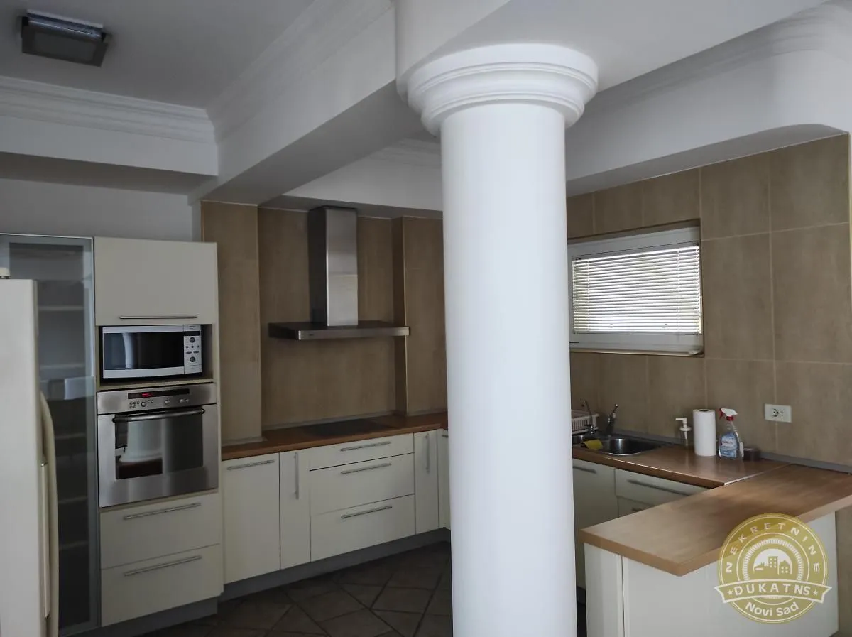 Prodaja, četvorosoban stan, 213m², Centar, Novi Sad