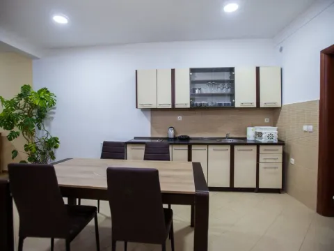 Izdavanje, dvosoban stan, 97m², Centar, Ulcinj - image 5