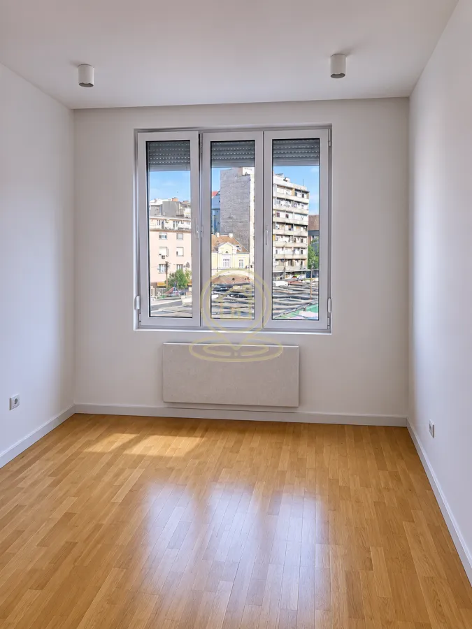 Izdavanje, trosoban stan, 56m², Stari Grad, Beograd