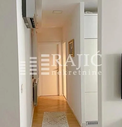 Rent, three bedroom apartment, 80m², Stari Grad, Beograd