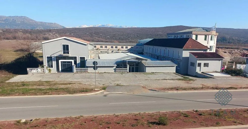 Izdavanje, poslovni prostor, 1600m², Mareza, Podgorica