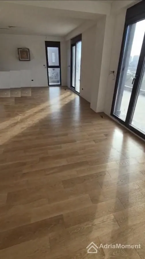 Prodaja, trosoban stan, 323m², Zagorič, Podgorica
