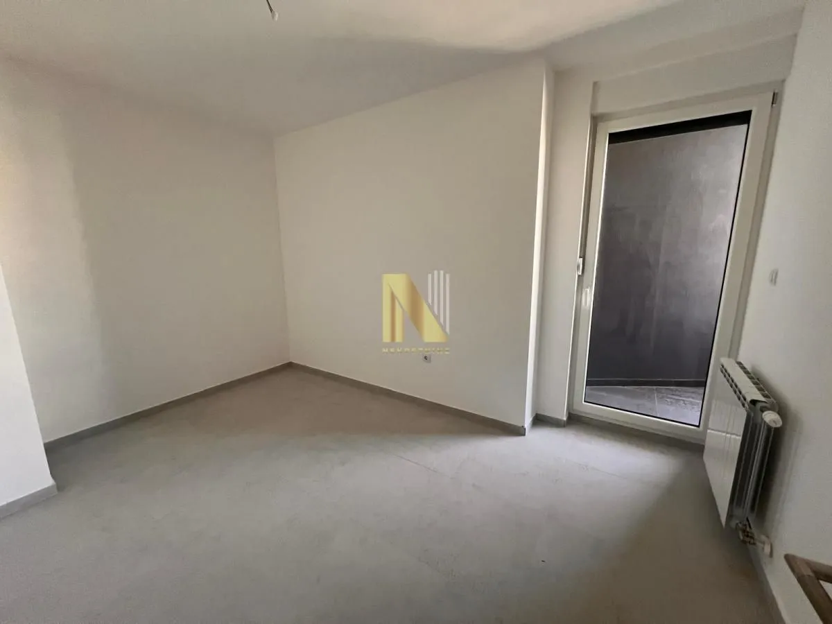 Prodaja, četvorosoban stan, 224m², Telep, Novi Sad Sve Podlokacije