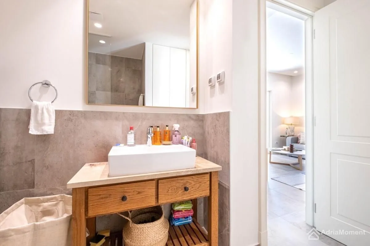 Prodaja, jednosoban stan, 57m², Radovići, Tivat