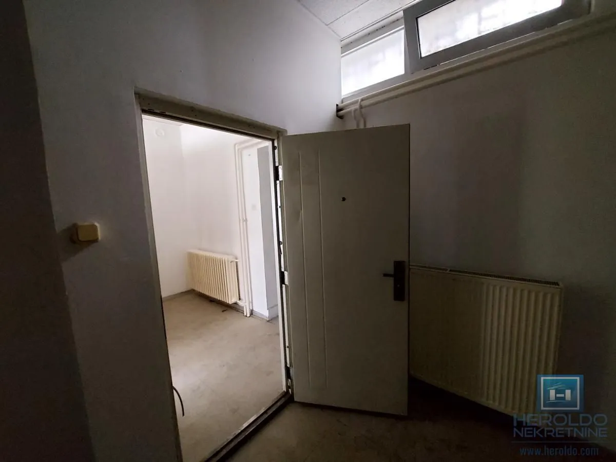 Rent, office space, 98m², Pijaca, Jagodina