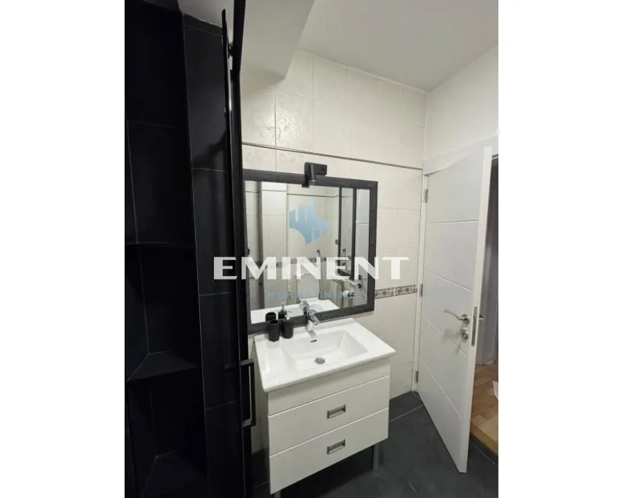 Rent, four bedroom apartment, 120m², Savski Venac, Beograd