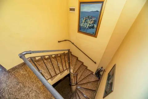 Prodaja, stan, 168m², Šušanj, Bar - image 10