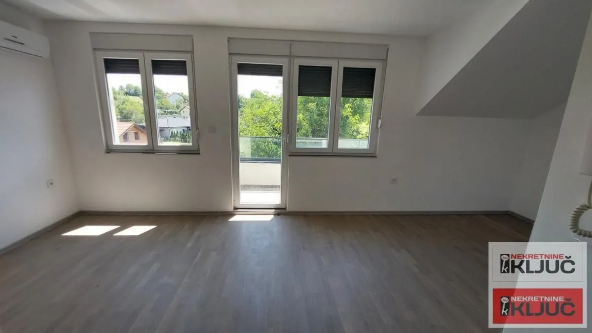 Prodaja, četvorosoban stan, 78m², Sremska Kamenica, Petrovaradin