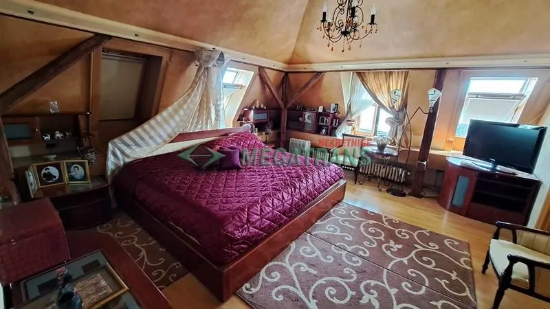 Izdavanje, stan, 260m², Centar, Novi Sad
