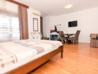 Rent, studio apartment, 37m², 1 maj, Podgorica - image 2