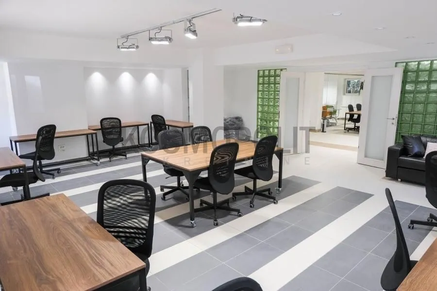 Sale, office space, 315m², Voždovac Sve Podlokacije, Beograd