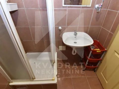 Rent, one bedroom apartment, 43m², Stari Aerodrom, Podgorica - image 10