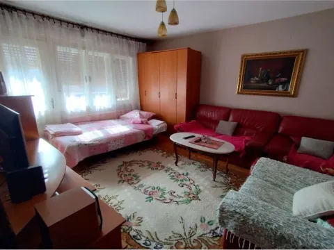 Izdavanje, dvosoban stan, 67m², Centar, Niš - image 11