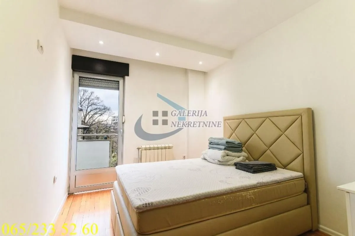 Prodaja, četvorosoban stan, 101m², Autokomanda, Voždovac Sve Podlokacije