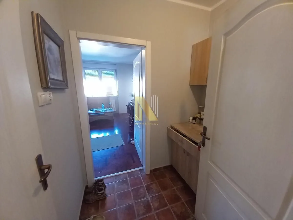 Prodaja, četvorosoban stan, 135m², Grbavica, Novi Sad Sve Podlokacije