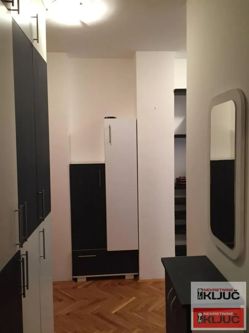 Prodaja, jednosoban stan, 41m², Bulevar Oslobodjenja, Novi Sad Sve Podlokacije