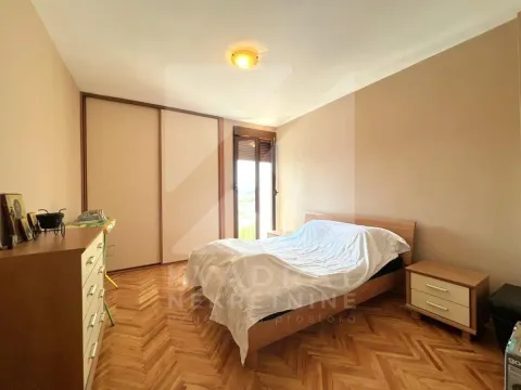 Rent, two bedroom apartment, 65m², Pejton, Podgorica - image 6