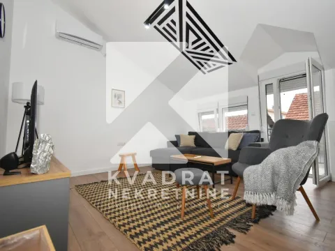 Izdavanje, trosoban stan, 100m², Zelenika, Podgorica - image 1