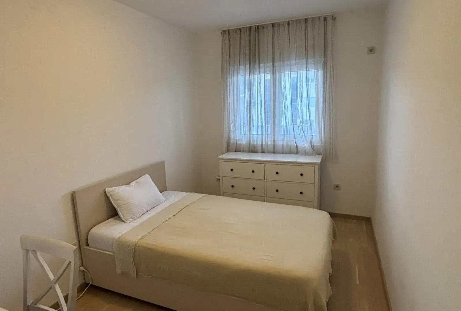 Izdavanje, dvosoban stan, 71m², Podgorica, Crna Gora