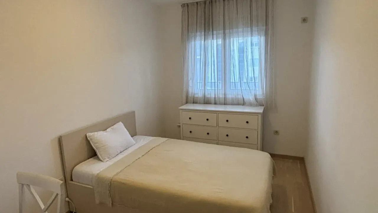 Izdavanje, dvosoban stan, 71m², Podgorica, Crna Gora