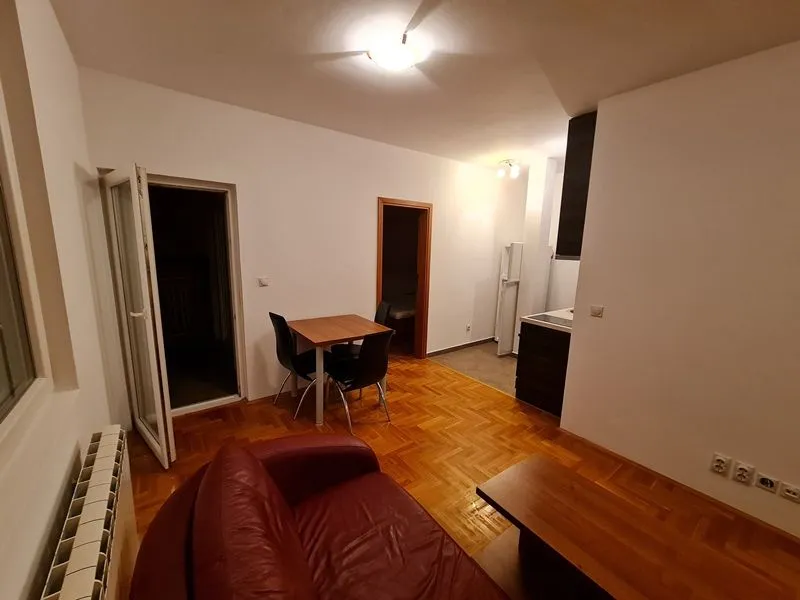 Prodaja, dvosoban stan, 42m², Ledine, Beograd