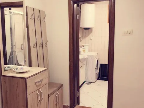 Izdavanje, dvosoban stan, 73m², Bečići, Budva - image 16