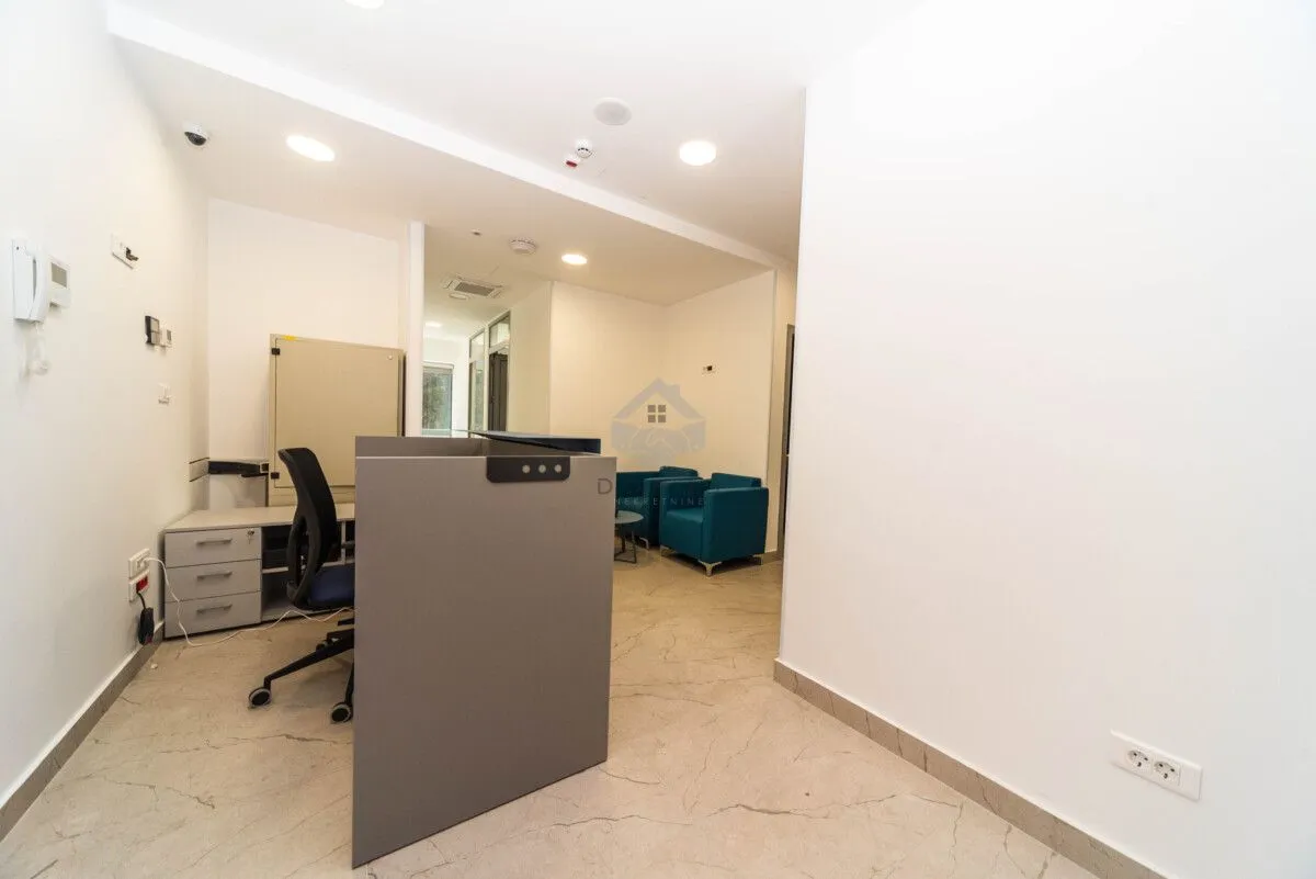 Rent, office space, 120m², Centar, Podgorica