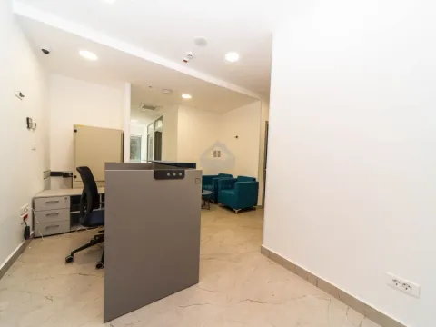 Rent, office space, 120m², Centar, Podgorica - image 9