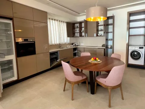 Prodaja, dvosoban stan, 107m², Budva, Crna Gora - image 4