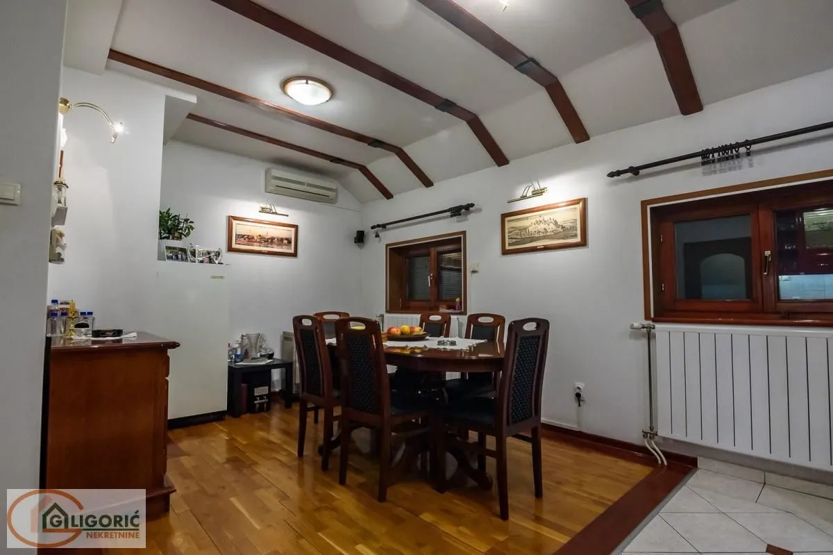 Sale, four bedroom apartment, 104m², Stari Grad, Beograd