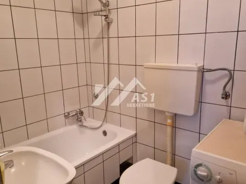 Izdavanje, trosoban stan, 58m², Centar, Novi Sad - image 6